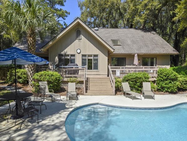 4 Bedroom Vacation Pool Home in Hilton Head Close to Beach