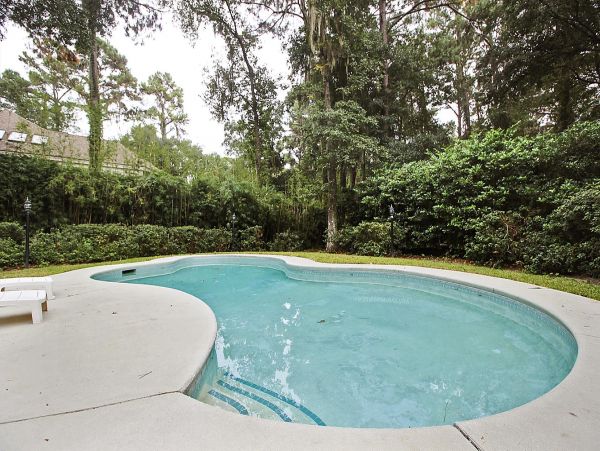 4 Bedroom Vacation Pool Home in Hilton Head Close to Beach