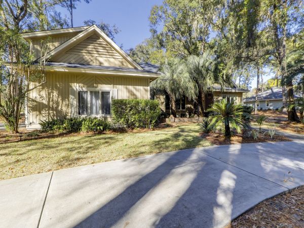 Hilton Head Island Family Home with Private Pool & Sunroom