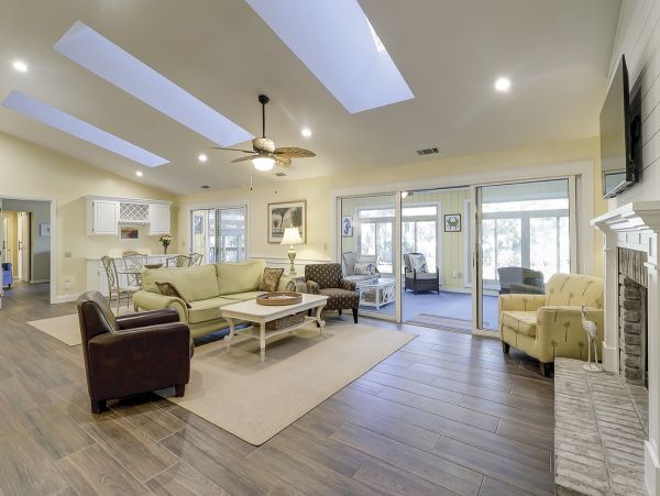 Hilton Head Island Family Home with Private Pool & Sunroom