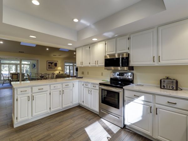 Hilton Head Island Family Home with Private Pool & Sunroom