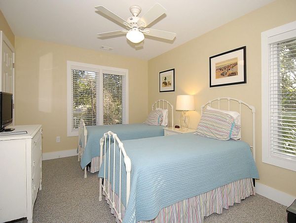 Newly built 4th row home in North Forest Beach