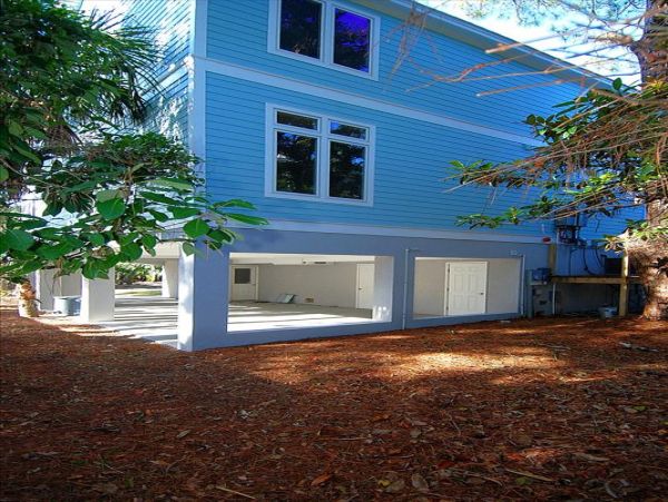 Newly built 4th row home in North Forest Beach