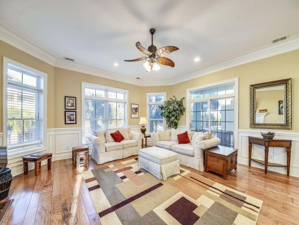 Hilton Head Vacation Rental 5 Bedroom & Private Pool Sleeps 12
