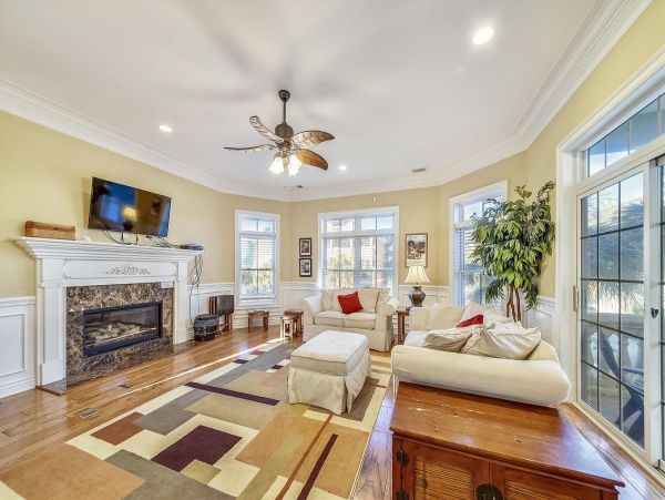 Hilton Head Vacation Rental 5 Bedroom & Private Pool Sleeps 12