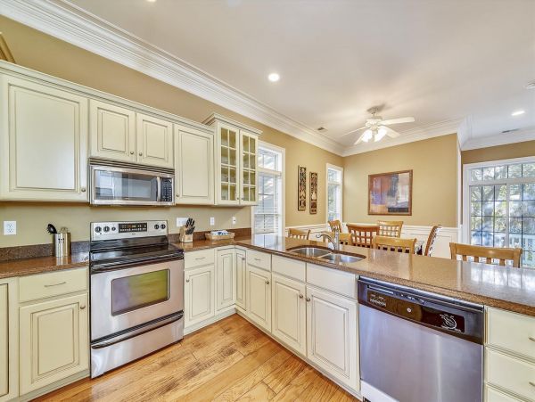Hilton Head Vacation Rental 5 Bedroom & Private Pool Sleeps 12
