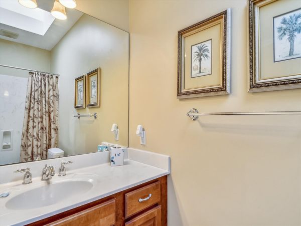Hilton Head Vacation Rental 5 Bedroom & Private Pool Sleeps 12