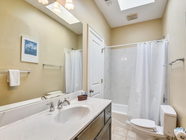 Hilton Head Vacation Rental 5 Bedroom & Private Pool Sleeps 12