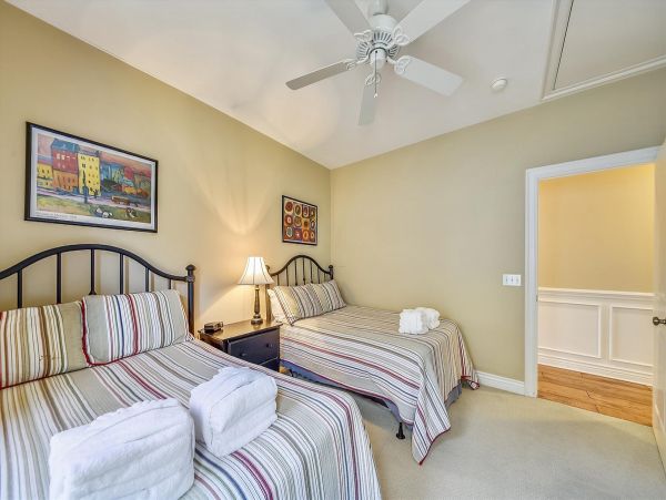 Hilton Head Vacation Rental 5 Bedroom & Private Pool Sleeps 12