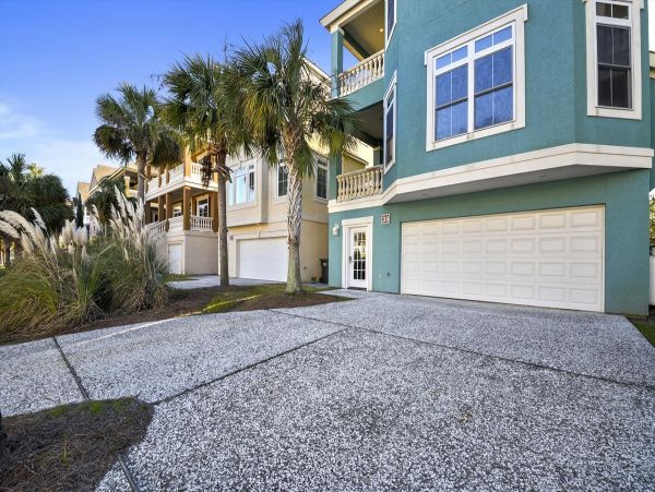 Hilton Head Vacation Rental 5 Bedroom & Private Pool Sleeps 12