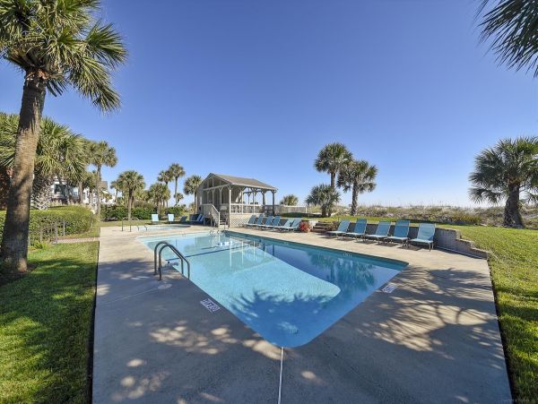 5 Bedrooms Walk to Beach Home in North Forest Beach