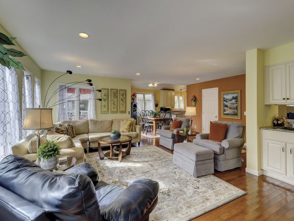 5 Bedrooms Walk to Beach Home in North Forest Beach