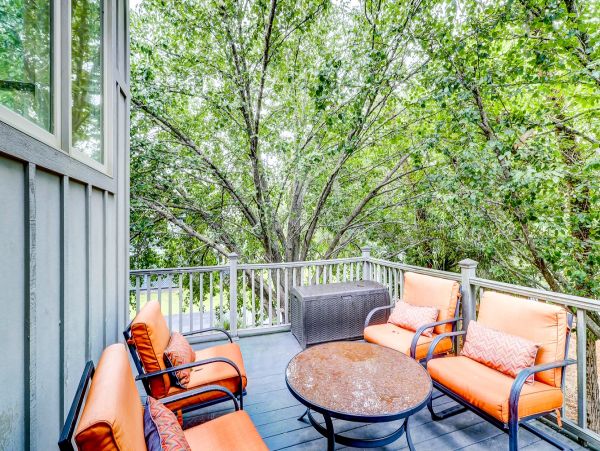 5 Bedrooms Walk to Beach Home in North Forest Beach