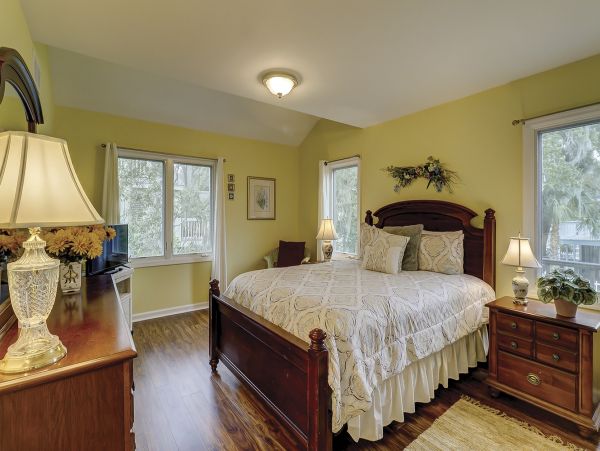 5 Bedrooms Walk to Beach Home in North Forest Beach