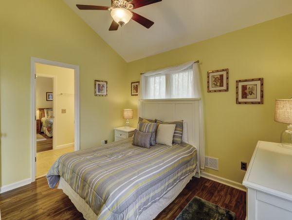 5 Bedrooms Walk to Beach Home in North Forest Beach