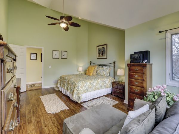 5 Bedrooms Walk to Beach Home in North Forest Beach