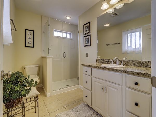5 Bedrooms Walk to Beach Home in North Forest Beach