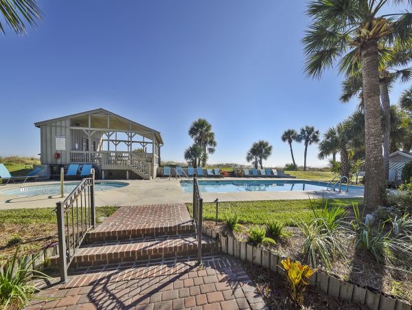5 Bedrooms Walk to Beach Home in North Forest Beach