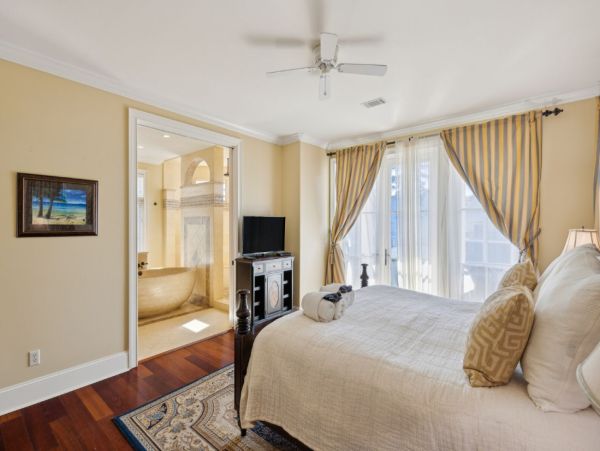 Hilton Head Vacation Rental Home - Luxury Hilton Head Beach House with Pool & Spa