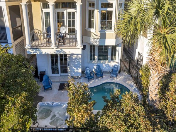 Hilton Head Vacation Rental Home - Luxury Hilton Head Beach House with Pool & Spa