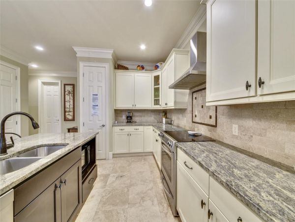 Spacious Six Bedroom Vacation Home in Hilton Head