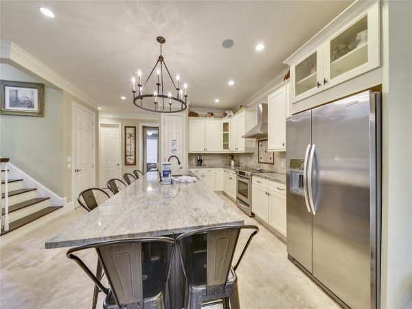 Spacious Six Bedroom Vacation Home in Hilton Head
