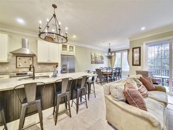 Spacious Six Bedroom Vacation Home in Hilton Head