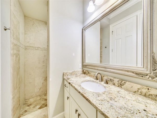 Spacious Six Bedroom Vacation Home in Hilton Head