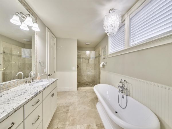Spacious Six Bedroom Vacation Home in Hilton Head