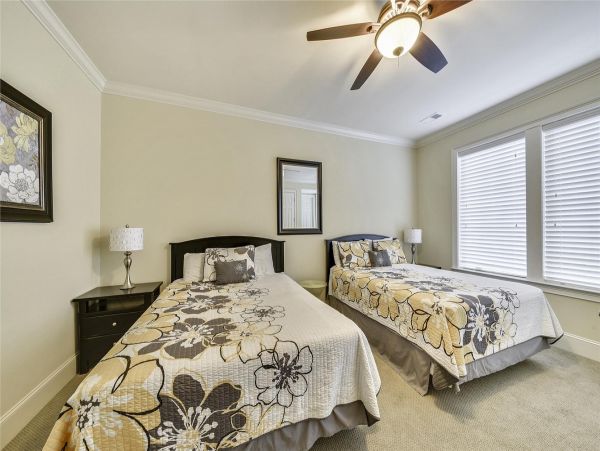 Spacious Six Bedroom Vacation Home in Hilton Head