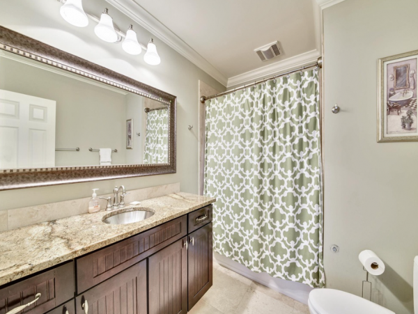 Spacious Six Bedroom Vacation Home in Hilton Head