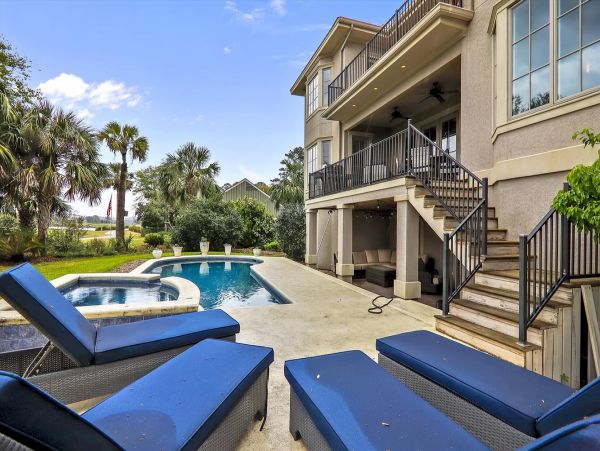 Hilton Head Vacation Home Seven Bedroom Walk to Beach