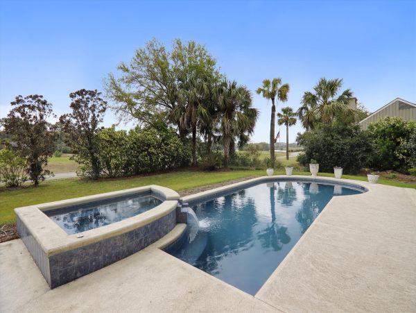 Hilton Head Vacation Home Seven Bedroom Walk to Beach