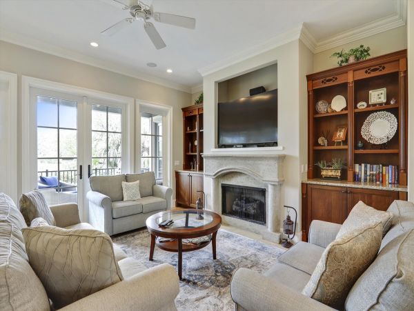 Hilton Head Vacation Home Seven Bedroom Walk to Beach