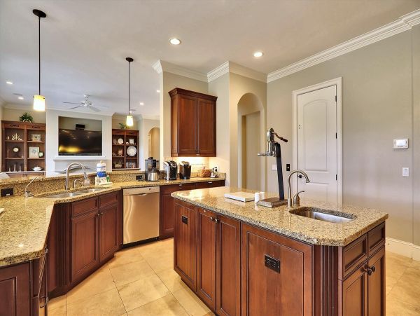Hilton Head Vacation Home Seven Bedroom Walk to Beach