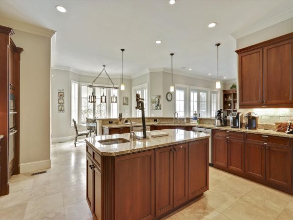Hilton Head Vacation Home Seven Bedroom Walk to Beach