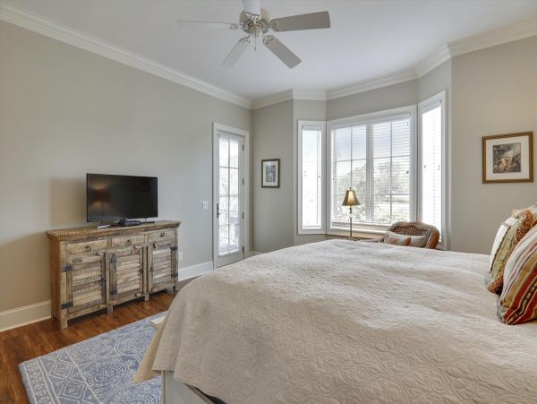 Hilton Head Vacation Home Seven Bedroom Walk to Beach