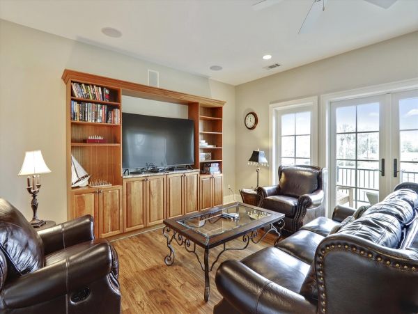 Hilton Head Vacation Home Seven Bedroom Walk to Beach