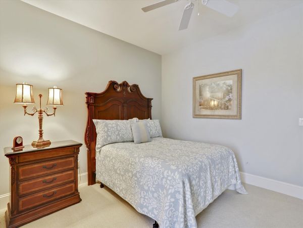 Hilton Head Vacation Home Seven Bedroom Walk to Beach