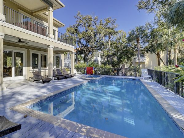 Great Home with Pool and Spa in Hilton Head Sleeps 22 Guests