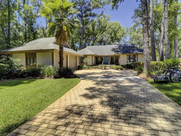 Hilton Head Lovely Accommodation Three Bedrooms Sleeps 12