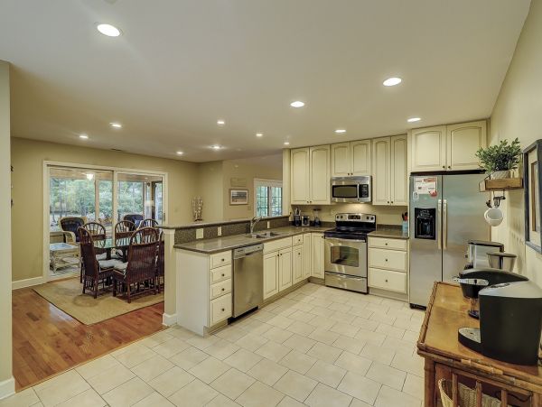 Hilton Head Lovely Accommodation Three Bedrooms Sleeps 12