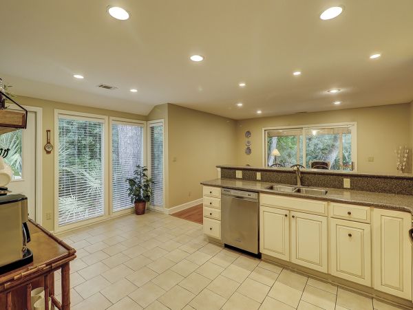 Hilton Head Lovely Accommodation Three Bedrooms Sleeps 12