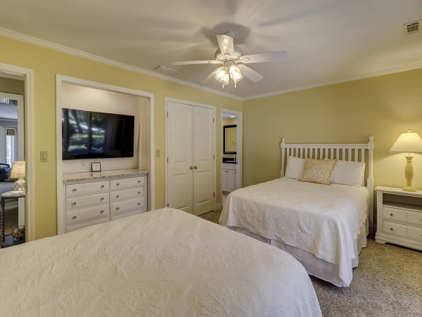 Hilton Head Lovely Accommodation Three Bedrooms Sleeps 12