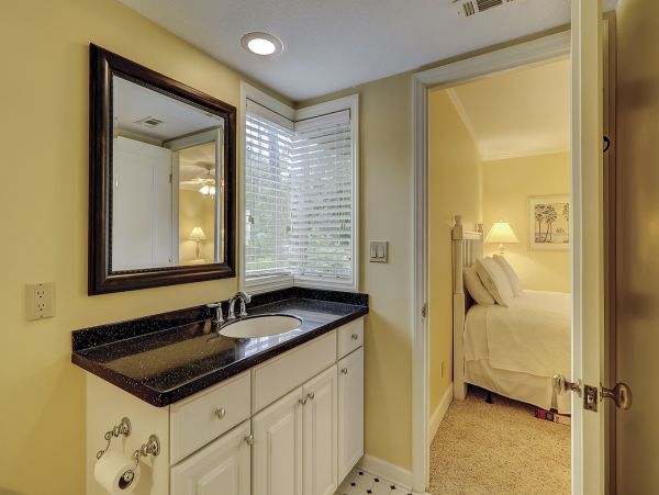 Hilton Head Lovely Accommodation Three Bedrooms Sleeps 12