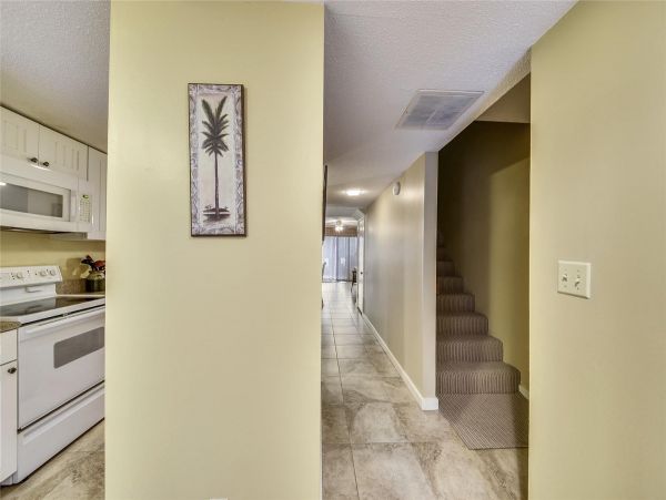 Walk to The Beach from this Lovely Shipyard Residence