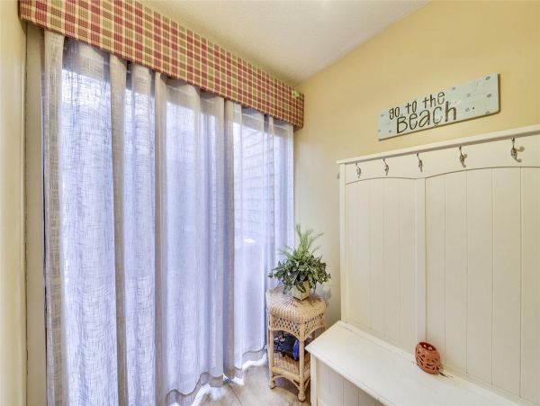 Walk to The Beach from this Lovely Shipyard Residence