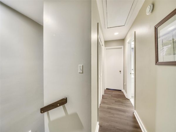 Walk to The Beach from this Lovely Shipyard Residence