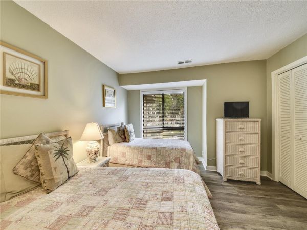 Walk to The Beach from this Lovely Shipyard Residence