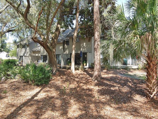 Walk to The Beach from this Lovely Shipyard Residence